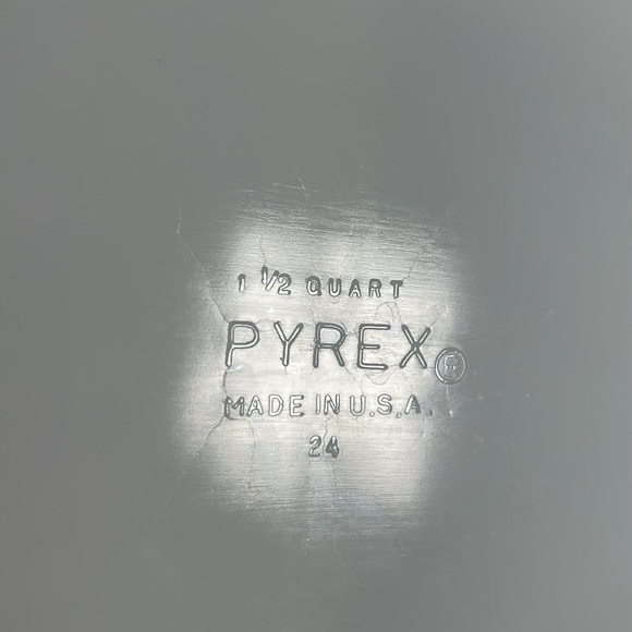 PYREX VTG Pink Daisy Divided Casserole w/Lid 1.5 qt Pink Pyrex Serving Dish VTG - Picture 6 of 16